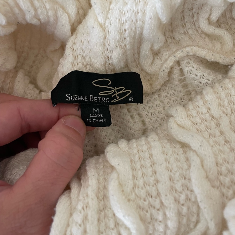 High neck cream sweater - Picture 3 of 3